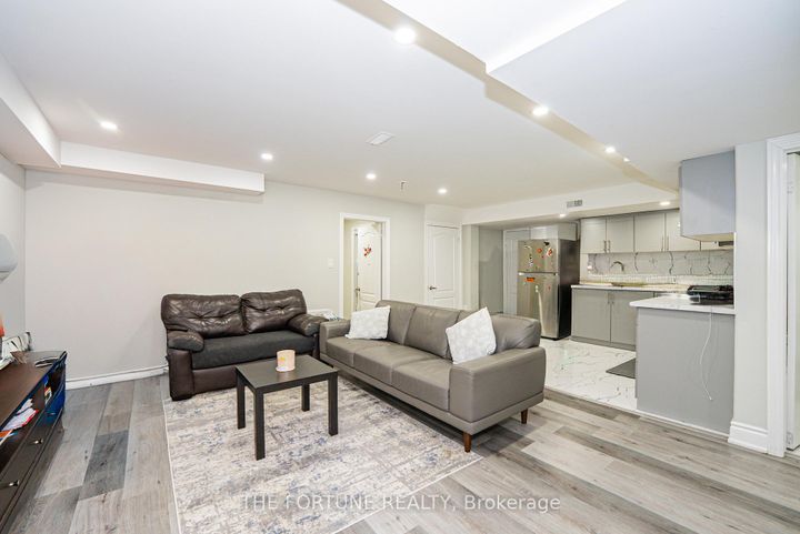 Photo 37 at 21 Lyle Way N, Northwest Brampton, Brampton