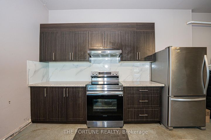 Photo 46 at 21 Lyle Way N, Northwest Brampton, Brampton