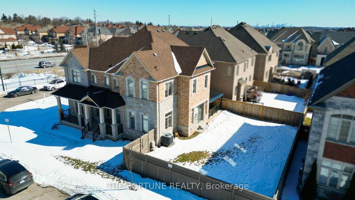 Photo 47 at 21 Lyle Way N, Northwest Brampton, Brampton