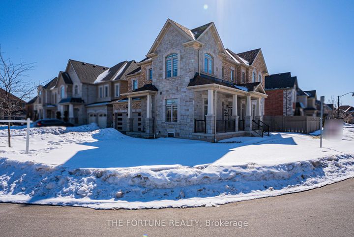 Photo 48 at 21 Lyle Way N, Northwest Brampton, Brampton