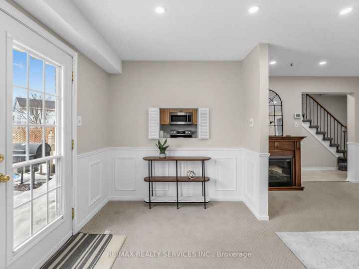 Photo 11 at 32 Helios Place, Heart Lake West, Brampton