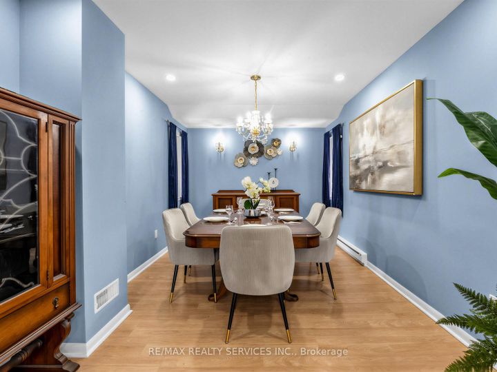 Photo 12 at 32 Helios Place, Heart Lake West, Brampton