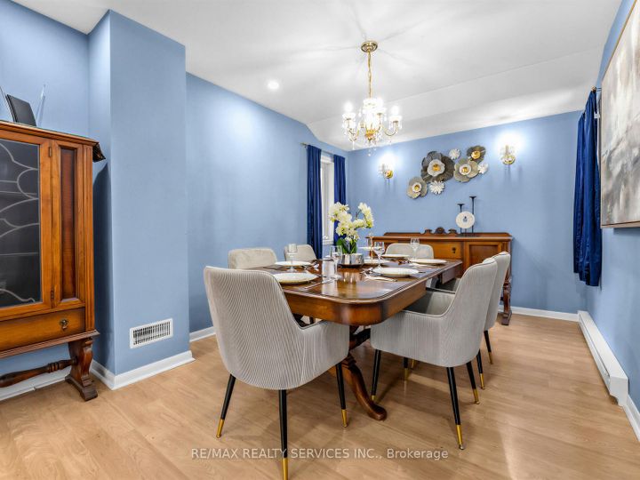 Photo 14 at 32 Helios Place, Heart Lake West, Brampton