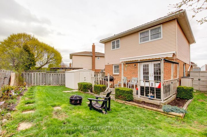 Photo 31 at 32 Helios Place, Heart Lake West, Brampton