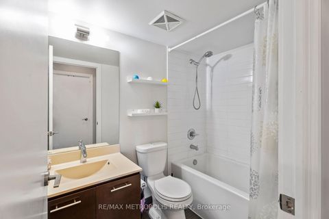 Photo 11 at 816 - 135 Village Green Square, Malvern West, Toronto