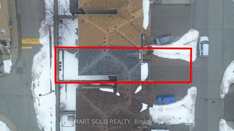 Photo 2 at 16 Gauguin Avenue, Patterson, Vaughan