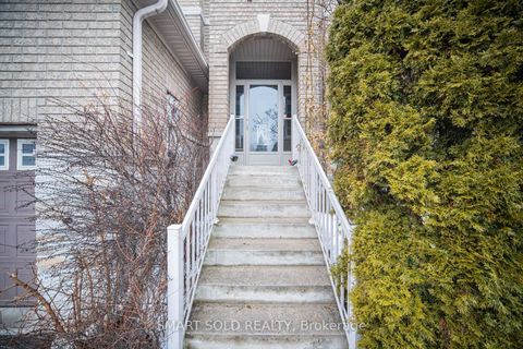 Photo 4 at 16 Gauguin Avenue, Patterson, Vaughan