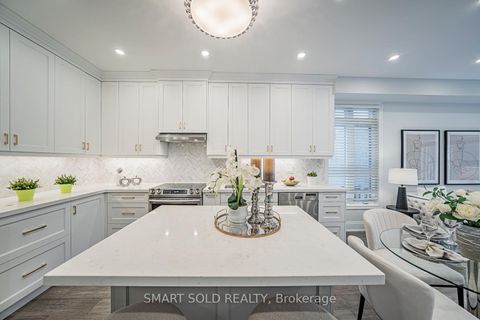 Photo 13 at 16 Gauguin Avenue, Patterson, Vaughan