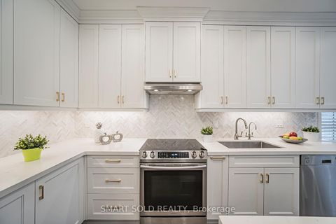 Photo 14 at 16 Gauguin Avenue, Patterson, Vaughan