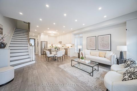 Photo 18 at 16 Gauguin Avenue, Patterson, Vaughan