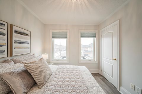 Photo 33 at 16 Gauguin Avenue, Patterson, Vaughan