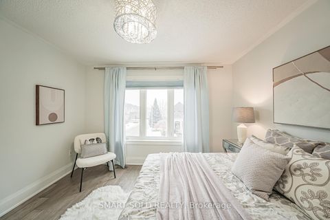 Photo 38 at 16 Gauguin Avenue, Patterson, Vaughan
