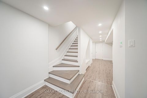 Photo 40 at 16 Gauguin Avenue, Patterson, Vaughan