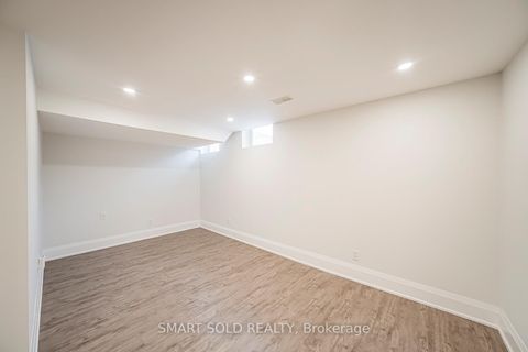 Photo 43 at 16 Gauguin Avenue, Patterson, Vaughan