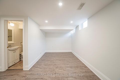 Photo 44 at 16 Gauguin Avenue, Patterson, Vaughan