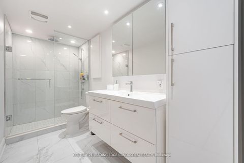 Photo 33 at 2106 - 33 University Avenue, Bay Street Corridor, Toronto