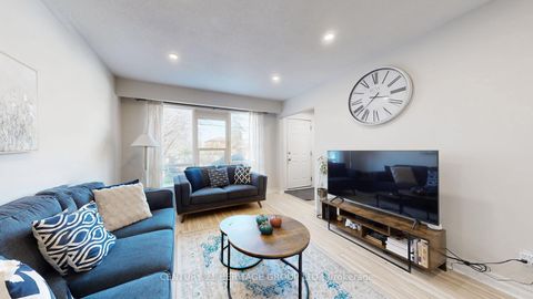 Photo 5 at 795 Greenfield Crescent, Leslie Valley, Newmarket