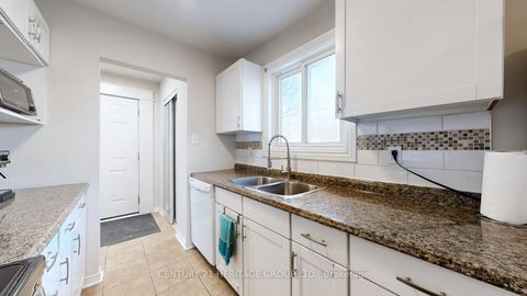 Photo 14 at 795 Greenfield Crescent, Leslie Valley, Newmarket