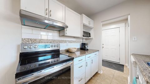 Photo 15 at 795 Greenfield Crescent, Leslie Valley, Newmarket