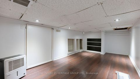 Photo 30 at 795 Greenfield Crescent, Leslie Valley, Newmarket