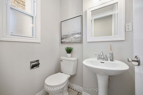 Photo 15 at 118 Tangle Briarway, Bayview Village, Toronto