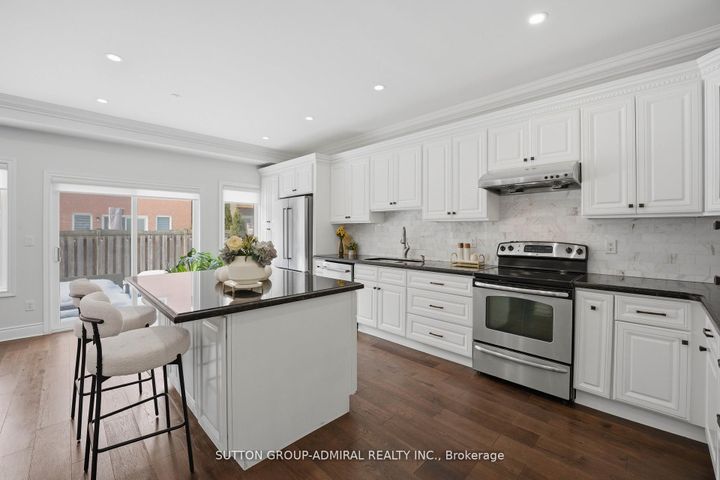 Photo 7 at 76 Cezanne Trail, Patterson, Vaughan