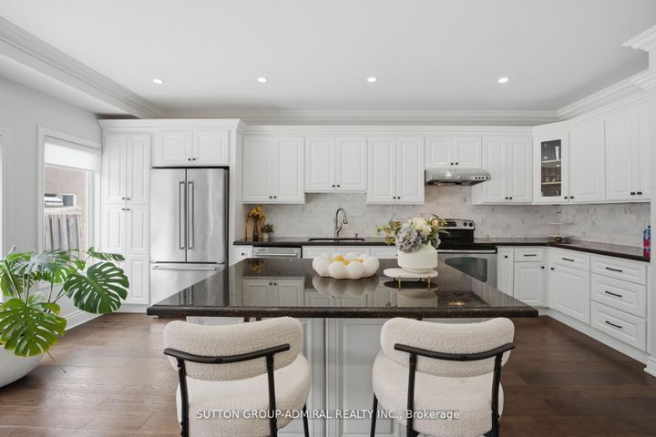 Photo 8 at 76 Cezanne Trail, Patterson, Vaughan