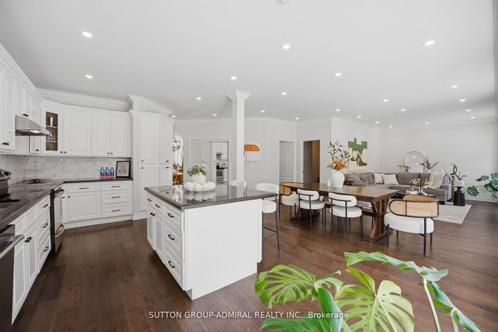 Photo 9 at 76 Cezanne Trail, Patterson, Vaughan