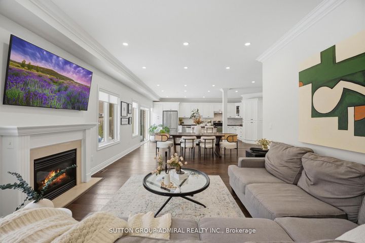 Photo 14 at 76 Cezanne Trail, Patterson, Vaughan