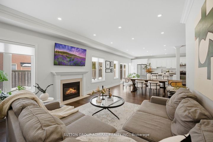 Photo 15 at 76 Cezanne Trail, Patterson, Vaughan