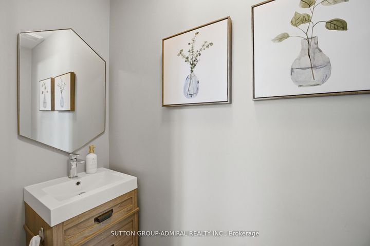 Photo 17 at 76 Cezanne Trail, Patterson, Vaughan