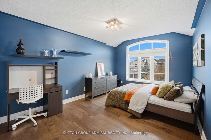 Photo 33 at 76 Cezanne Trail, Patterson, Vaughan