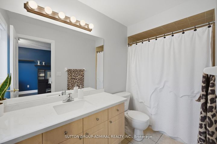 Photo 37 at 76 Cezanne Trail, Patterson, Vaughan