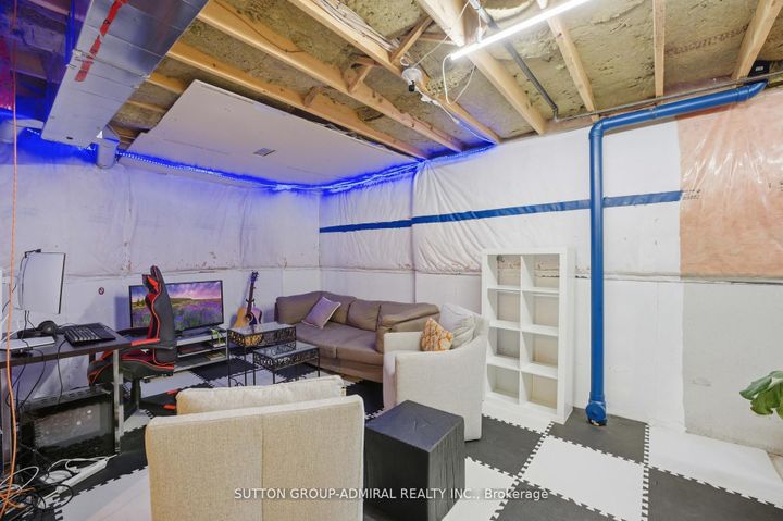 Photo 38 at 76 Cezanne Trail, Patterson, Vaughan