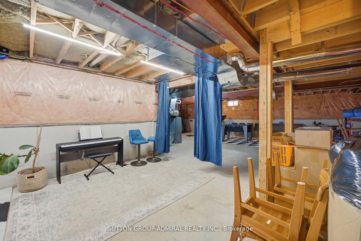 Photo 39 at 76 Cezanne Trail, Patterson, Vaughan