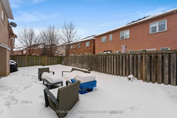 Photo 42 at 76 Cezanne Trail, Patterson, Vaughan