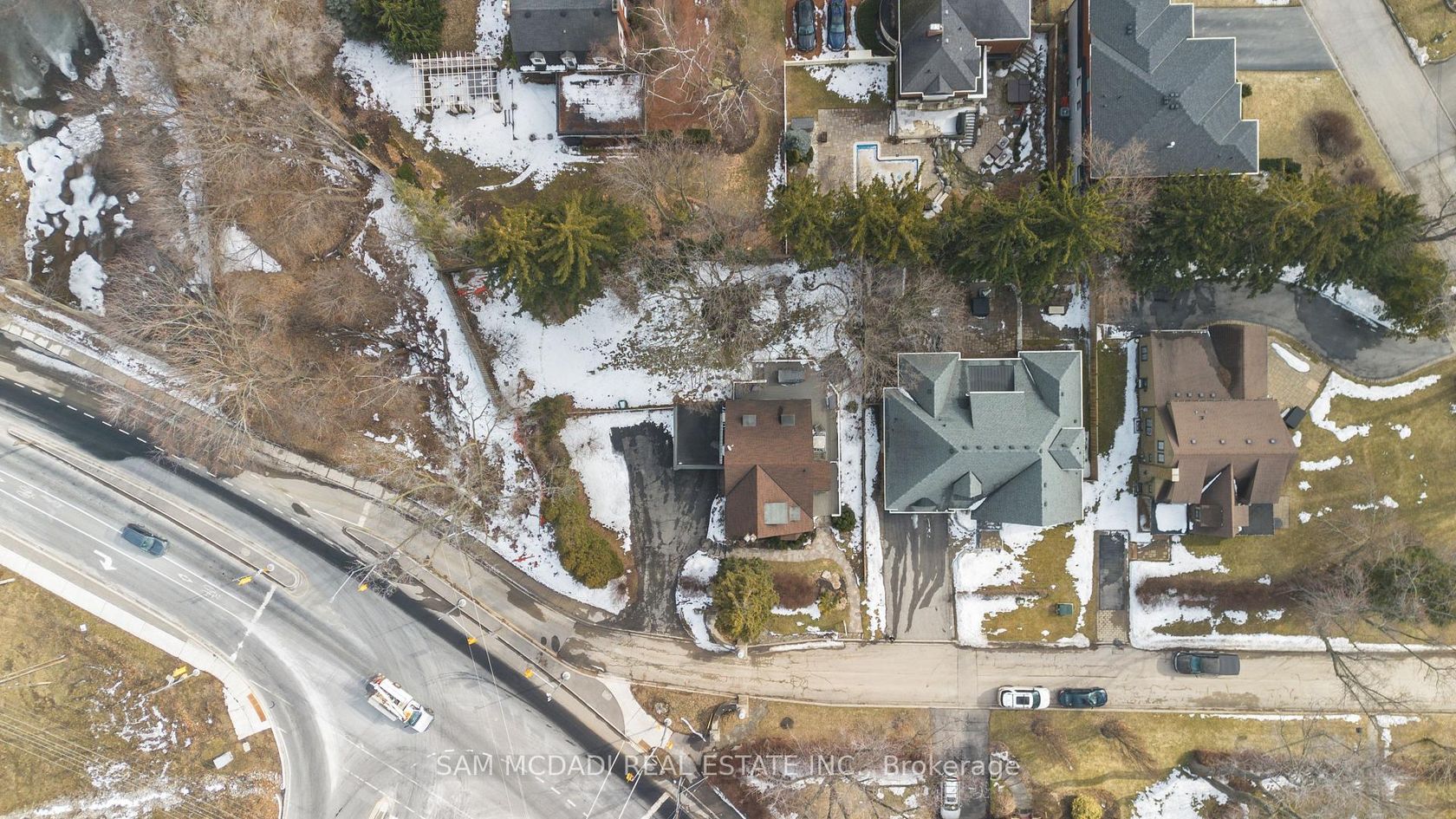 1064 Mohawk Road, LaSalle, Burlington 