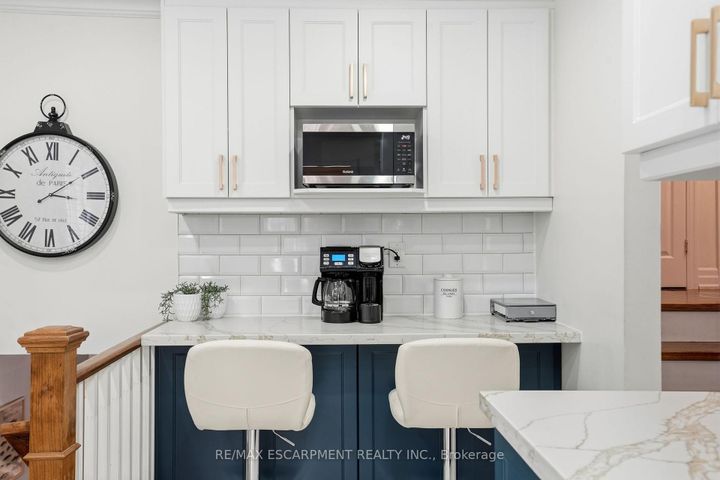 Photo 19 at 697 LOMOND Crescent, Shoreacres, Burlington