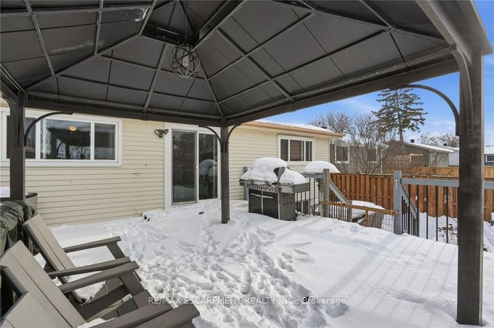 Photo 37 at 697 LOMOND Crescent, Shoreacres, Burlington