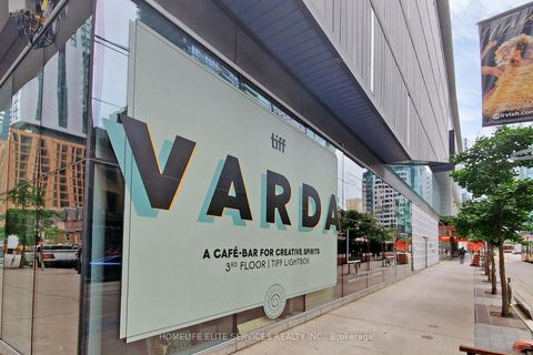 Photo 4 at 702 - 327 King Street W, Waterfront Communities C1, Toronto