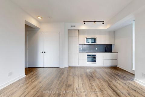 Photo 20 at 702 - 327 King Street W, Waterfront Communities C1, Toronto