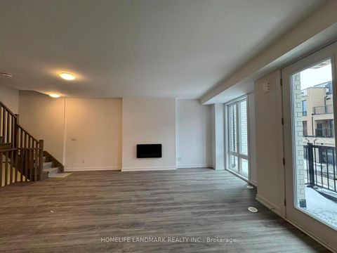 Photo 2 at 15 Kerns Lane, Jefferson, Richmond Hill