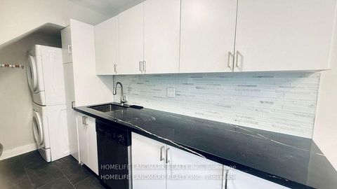 Photo 10 at 213 - 5879 Bathurst Street, Newtonbrook West, Toronto