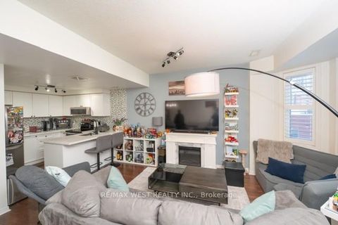 Photo 4 at 59 - 760 Lawrence Avenue W, Glen Park, Toronto