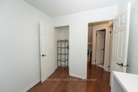 Photo 11 at 59 - 760 Lawrence Avenue W, Glen Park, Toronto