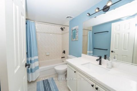 Photo 13 at 59 - 760 Lawrence Avenue W, Glen Park, Toronto