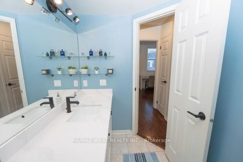 Photo 14 at 59 - 760 Lawrence Avenue W, Glen Park, Toronto