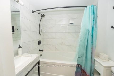 Photo 15 at 59 - 760 Lawrence Avenue W, Glen Park, Toronto