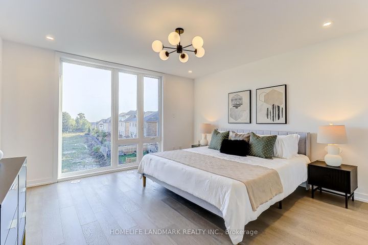 Photo 12 at 31 Bancroft Lane, Jefferson, Richmond Hill