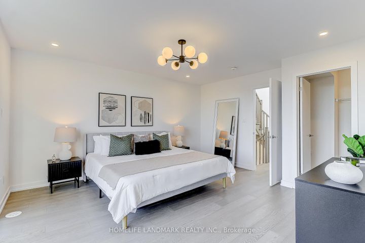 Photo 14 at 31 Bancroft Lane, Jefferson, Richmond Hill